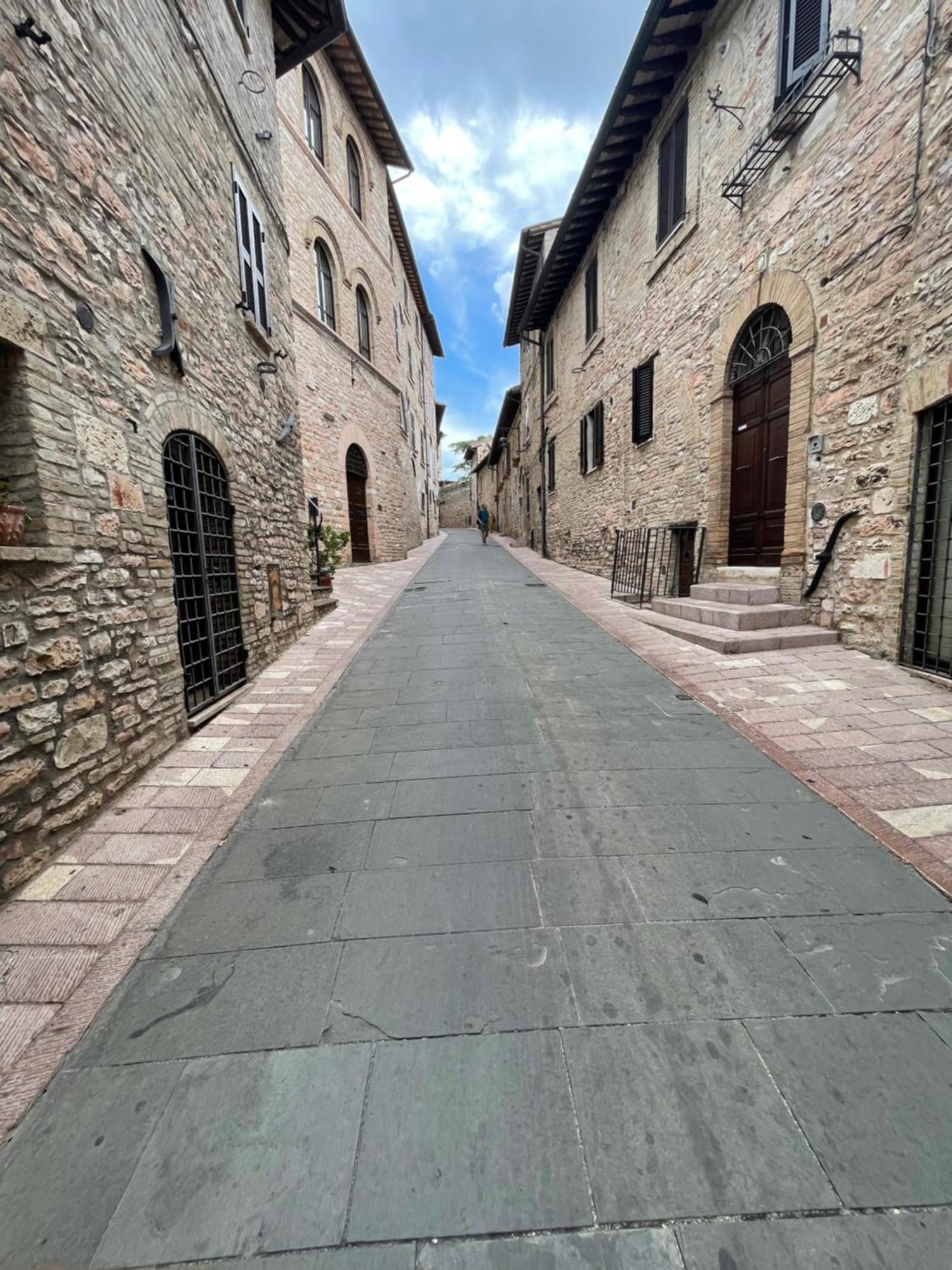アッシジHappy House - Porta San Giacomoアパートメント エクステリア 写真